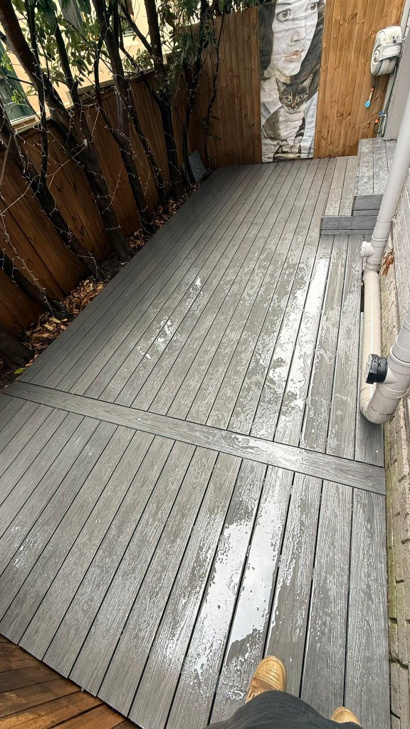 Charcoal composite decking courtyard Summer Hill Sydney 5 Star Decking