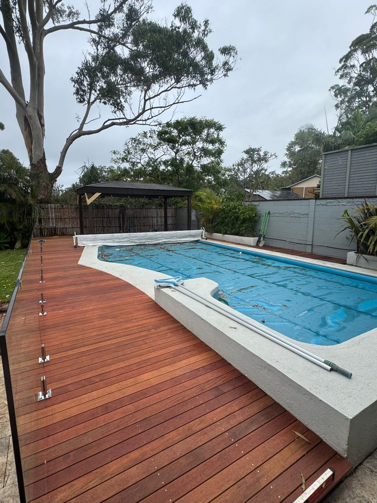 Merbau pool deck with glass balustrade - Wahroonga Sydney Upper North Shore