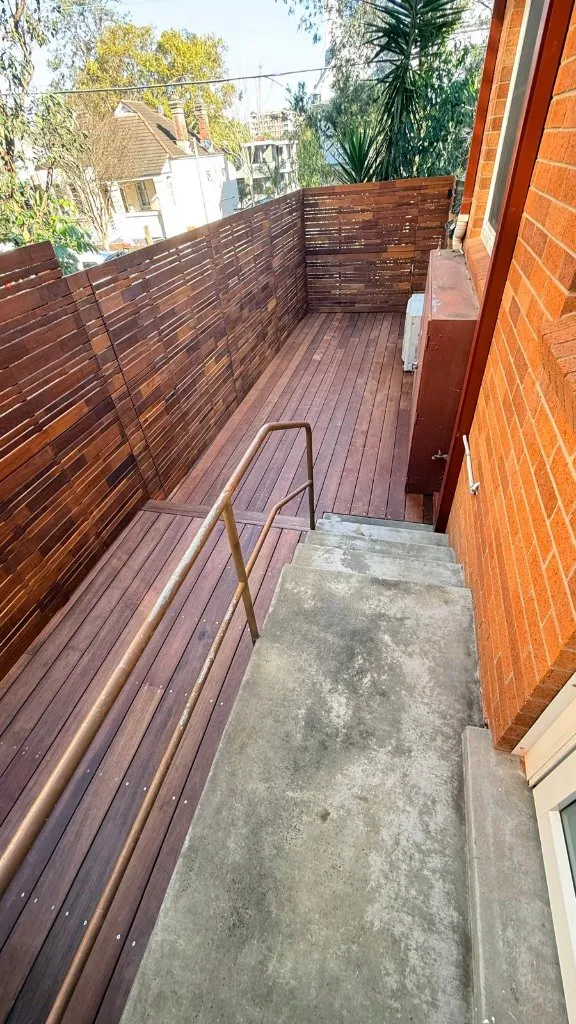 Horizontal merbau slat privacy screening on Petersham terrace boundary — 5 Star Decking