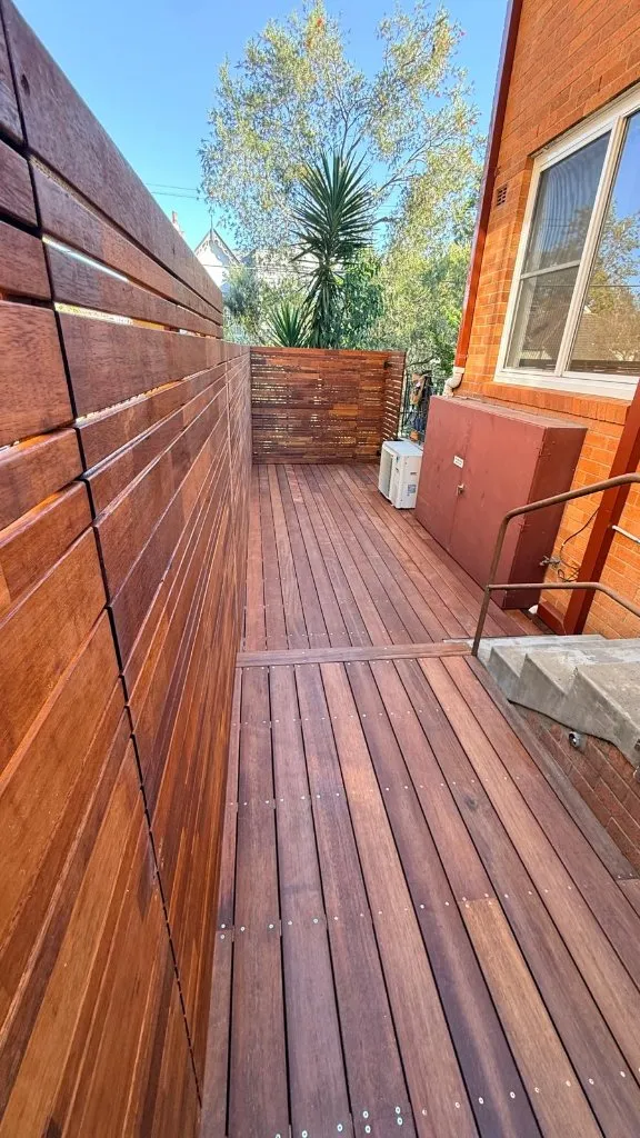 Two-coat penetrating hardwood oil finish on Petersham merbau deck — 5 Star Decking